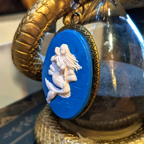 Siren Cameo - Picture 4 of 8